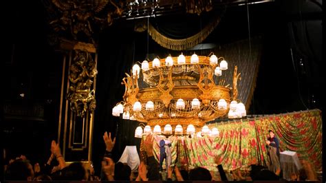 when does the chandelier drop in phantom of the opera|FEATURE: The Chandelier in The Phantom of the Opera.